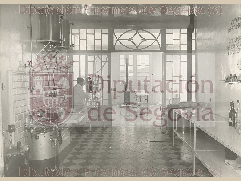 60 Sala de Esterilización y al Fondo Sala de Operaciones
