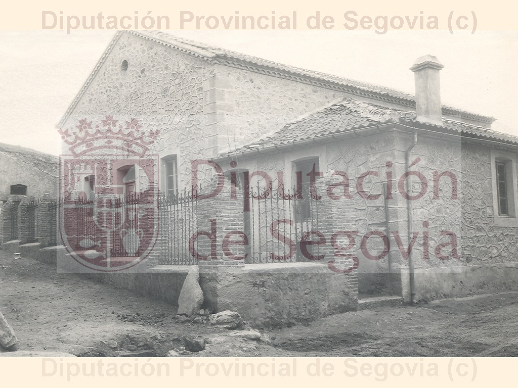 653	Escuela de Niñas y Casa de la Maestra en Bernuy de