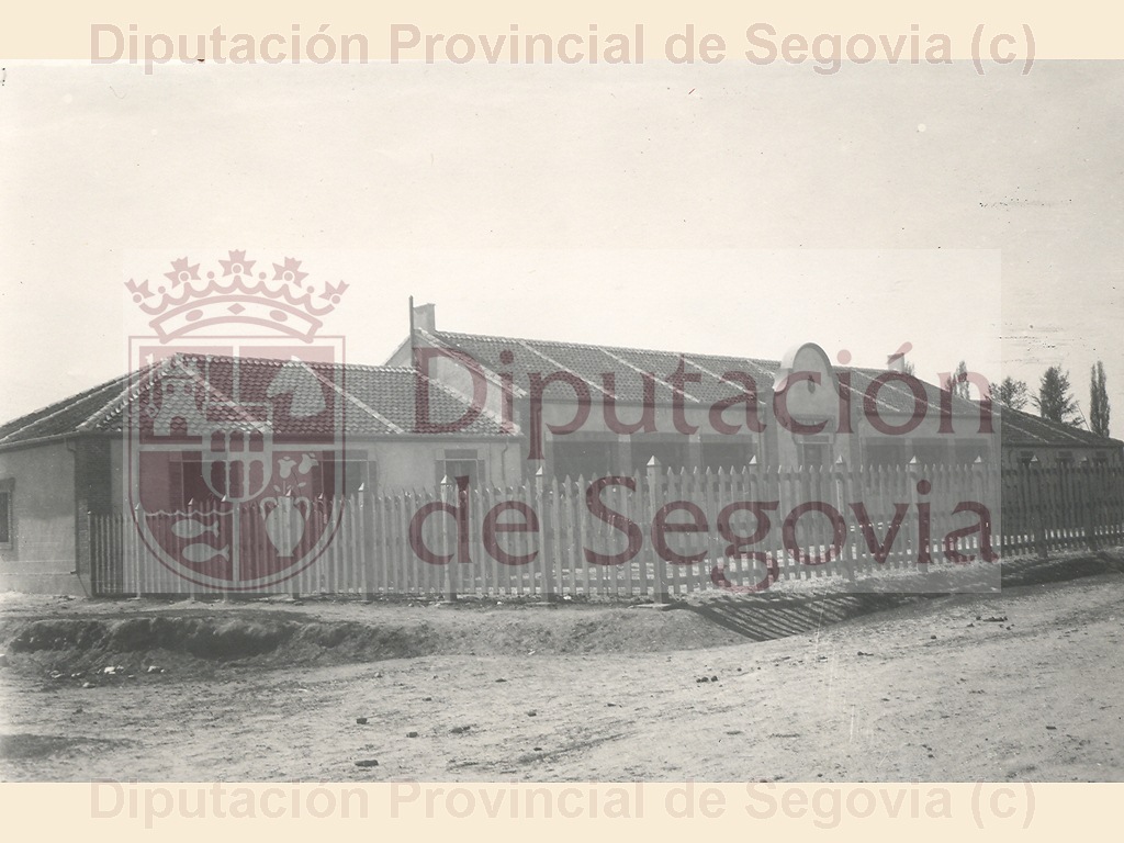 669	Escuelas Nacionales y Casa de los Maestros en Navalmanzano