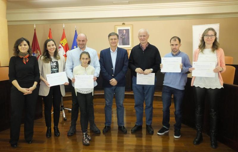 VII BECAS DE INVESTIGACIÓN - 2019
